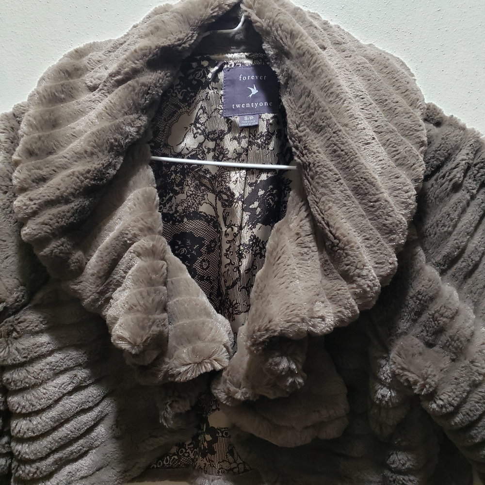 Forever 21 Gray Faux Fur Jacket - Picture 4 of 4